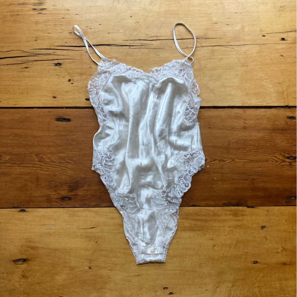 Beautiful vintage Victoria’s Secret Teddy